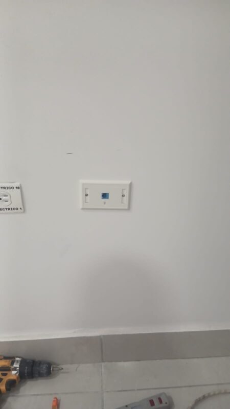 Instalación de punto de datos en Bogotá – Oxi50 – foto 1